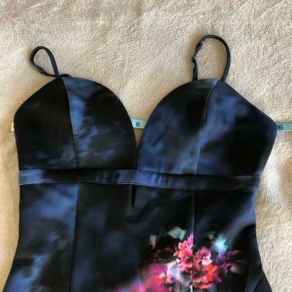NWOT Bebe Amanda Print Deep V Scuba Mini Dress - Picture 11 of 16
